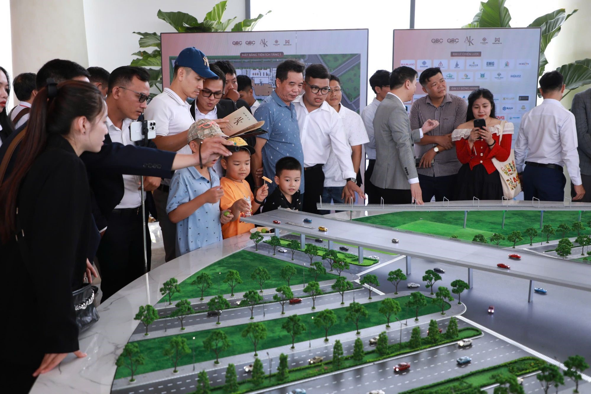 b6-13705671971423517072532